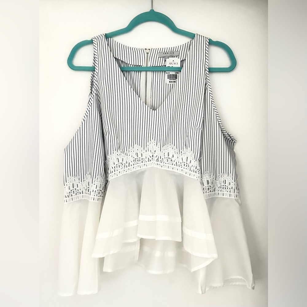NWT A’gaci Black & White Striped Cold Shoulder V Neck Lace Peplum Blouse Size L